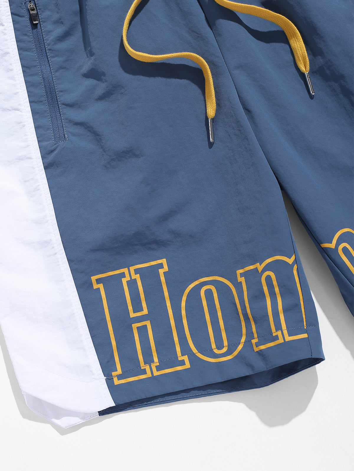 Men's Colorblock Letter Pattern Zip Pockets Design Drawstring Casual Cargo Shorts