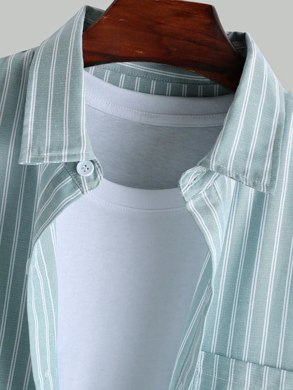 Mens Vertical Striped Pattern Casual Shirt Kosyway